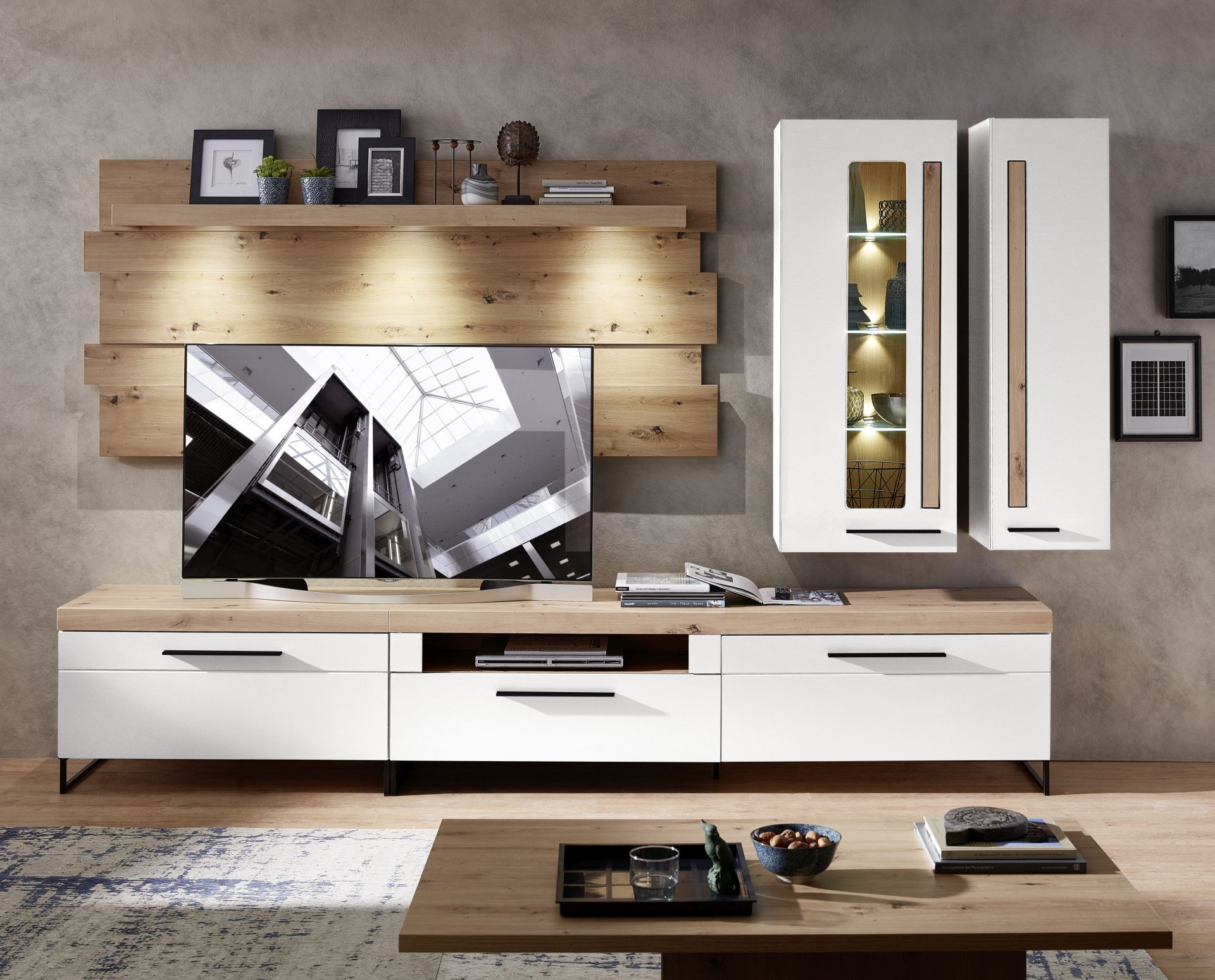 Atraktivní bílé obývací sestavy - model LAMIA white