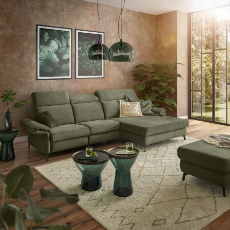 Sedací souprava ANNETTE 1074_ sestava "3sed levý-Longchair maxi pravý"_ rohové rozměry zleva 306 x 182 cm_ polohovatelné opěrky hlavy ve standardu_ ostatní volitelné funkce za příplatek_ v látce Feincord oliv_ obr. 2