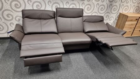 Sofa 3-sed SEVILLA 3620_ š/v/h:  282 x 108 x 94 -174 cm_ 2x  2-motorová polohovací funkce RELAX s mechanismem "srdeční váhy"_  v kůži Dickleder braun_ foto prodejna_ obr. 8