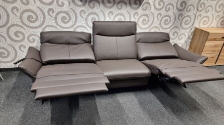 Sofa 3-sed SEVILLA 3620_ š/v/h:  282 x 108 x 94 -174 cm_ 2x  2-motorová polohovací funkce RELAX s mechanismem "srdeční váhy"_  v kůži Dickleder braun_ foto prodejna_ obr. 9