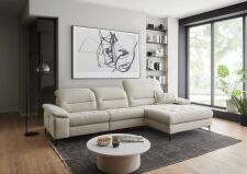 Sedací souprava CORTINA 2600_ sestava 4682_ rohové rozměry zleva 308 x 184 cm_ polohovatelné opěrky hlavy ve standardu_ ostatní volitelné funkce a polštáře za příplatek_ v látce Yelda natur_ obr. 8 Sedací souprava CORTINA 2600_ sestava 4682_ rohové rozměry zleva 308 x 184 cm_ polohovatelné opěrky hlavy ve standardu_ ostatní volitelné funkce a polštáře za příplatek_ v látce Yelda natur_ obr. 8