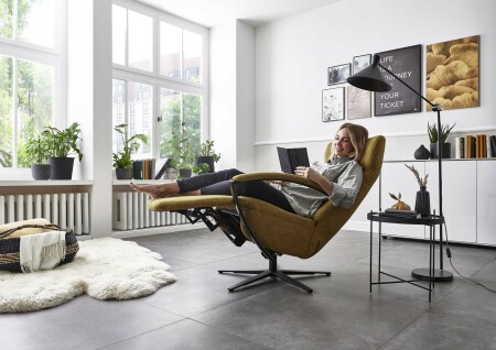 Relaxační křeslo COMFORT-FLEXX_ konfigurace A4_1DRF-V_ v látce Calido curry_ obr. 9