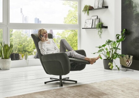 Relaxační křeslo COMFORT-FLEXX_ konfigurace A1_1DRF-V_ v látce Salsa olive_ obr. 22