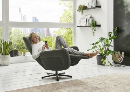 Relaxační křeslo COMFORT-FLEXX_ konfigurace A1_1DRF-V_ v látce Salsa olive_ obr. 24