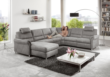 Sedací souprava DAKOTA_ sestava CanMoL_2,5EL_RERR_WA1L2,5RWFAR_ rohové rozměry zleva 173 x 330 x 262 cm_ výška 89/92 cm_ výška s opěrkou hlavy 109-112 cm_ v látce Ledaro-alu_ volitelné funkce za příplatek_ foto s modelem_ obr. 5