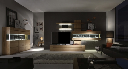 Celomasivní dubový nábytek DELGADO_návrh sestavy 18705 + highboard 187173_možnost volitelného LED osvětlení_noční pohled_obr. 2