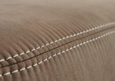 Sedací souprava EMOTION_ detail kontrastního prošití_ látka Ledaro schoko_ obr. 25 Sedací souprava EMOTION_ detail kontrastního prošití_ látka Ledaro schoko_ obr. 25