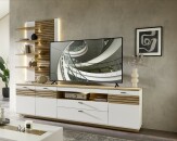 Nábytek do obývacího pokoje FREMONT_ ob. sestava 40 C5 HW W6_ rozměry š/v/h_ 266/223/47 cm_ volitelné LED osvětlení v příslušenství_ foto s dekorací_ obr. 1