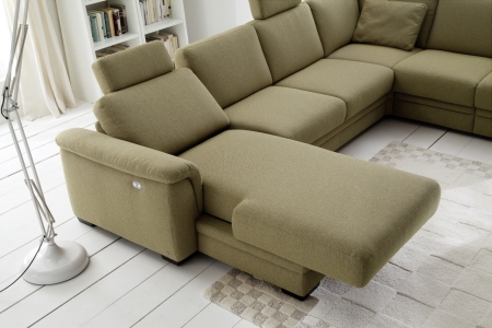 Sedací souprava MODENA 1040_ sestava 4258_ ukázka motorové polohovací funkce RELAX u elementu Lonchair_ volitelná funkce za příplatek_ v látce Orlando olive_ obr. 2