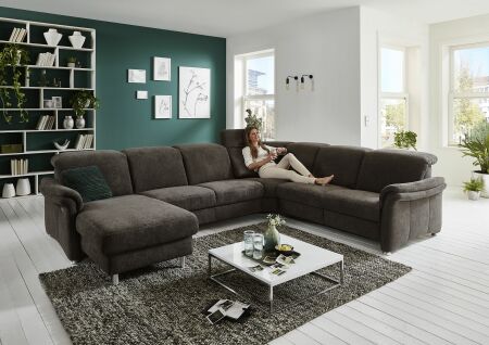 Sedací souprava GRANADA_ sestava CanGL-2,5EL-RE-2,5R_ rohové rozměry zleva 180 x 338 x 270 cm_ výška 83-106 cm_ volitelné funkce za příplatek_ v látce Belle anthrazit_ foto s modelem_ obr. 4