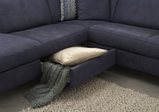 Sedací souprava IMPERIA v látce Deluxe dark blue, detail úložného prostoru-zásuvky u Ottomane Sedací souprava IMPERIA v látce Deluxe dark blue, detail úložného prostoru-zásuvky u Ottomane