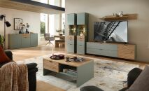 Nábytek do obývacího pokoje ALBA I._ ob. sestava 10 S1 99 80 + sideboard 10 S1 99 20 + konf. stůl 20 S1 99 02 _ včetně LED osvětlení_ foto s dekoracemi_ obr. 1