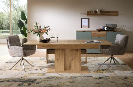 Nábytek do obývacího pokoje a jídelny ALBA I._ sestava "dining room 2"_ typy 20+40+20 S1 99 04+20 S1 99 03_  jídelní křesla nejsou součástí sestavy_ foto s dekoracemi_ jídelní stůl rozložený_ obr. 2
