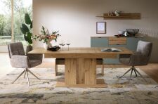 Nábytek do obývacího pokoje a jídelny ALBA I._ sestava "dining room 2"_ typy 20+40+20 S1 99 04+20 S1 99 03_  jídelní křesla nejsou součástí sestavy_ foto s dekoracemi_ jídelní stůl rozložený_ obr. 2