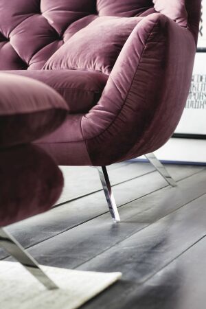 Křeslo "ušák" SUSSEX_ v látce Velvet purple_ detail 1