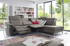 Sedací souprava LUGANO 1073_sestava 2,5AL-E1ABR_v látce Clash olive_kovové nohy_funkce Wallfree relax_obr. 16 Sedací souprava LUGANO 1073_sestava 2,5AL-E1ABR_v látce Clash olive_kovové nohy_funkce Wallfree relax_obr. 16