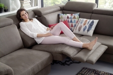 Sedací souprava LUGANO 1073_sestava 2,5AL-E1ABR_detail funkce Wallfree relax_obr. 21 Sedací souprava LUGANO 1073_sestava 2,5AL-E1ABR_detail funkce Wallfree relax_obr. 21