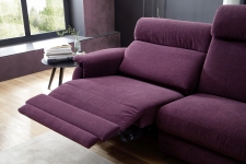 Sedací souprava MAESTRA 3600_detail polohování_v látce Trend berry_obr. 17 Sedací souprava MAESTRA 3600_detail polohování_v látce Trend berry_obr. 17