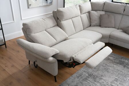 Sedací souprava SALMA_ detail motorové polohovací TV funkce_ volitelná funkce za příplatek_ obr. 5
