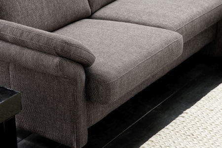 Sedací souprava MULTI_detail výsuvného sedáku_v látce Cinema black-beige_obr. 22