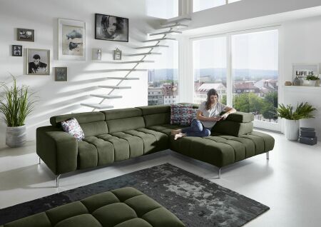 Sedac souprava MYSTERY_ sestava 2,5LKV - XLSERKV - 1,5XLKVAhoR_  rohov rozmry zleva 319 x 222 cm_ vka 74-94 cm_ polohovateln oprky hlavy ve standardu_ ostatn voliteln funkce za pplatek_ v ltce Nemo moos_ foto s modelem_ obr. 3