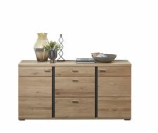 Nábytek do obývacího pokoje a jídelny ATLANTA_ sideboard 1L 17 HU 20_ rozměry š/v/h_ 170/86/42 cm_ čelní pohled_ foto s dekorací_ obr. 7 Nábytek do obývacího pokoje a jídelny ATLANTA_ sideboard 1L 17 HU 20_ rozměry š/v/h_ 170/86/42 cm_ čelní pohled_ foto s dekorací_ obr. 7