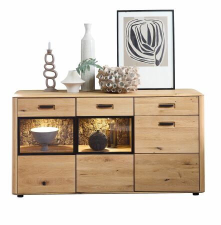 Nbytek do obvacho pokoje a jdelny DENTON_ sideboard 46 07 HH 20_ rozmry /v/h_ 165/86/42 cm_ eln pohled_ foto s dekorac_ voliteln LED osvtlen_ obr. 9