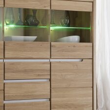 Nábytek do obývacího pokoje a jídelny FIRENZE_ detail LED osvětlení u vitrín a předních ploch_ obr. 4