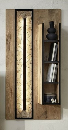Nábytek do obývacího pokoje CIMA_ závěsný regál 40 78 HH 42_ rozměry š/v/h_ 60/120/20 cm_ LED osvětlení jako volitelné příslušenství_ foto s dekorací_ obr. 9