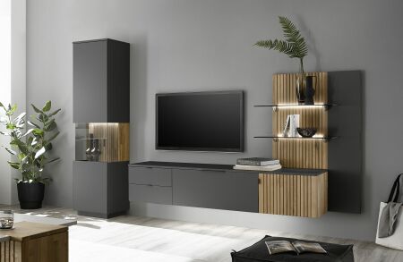 Nábytek do obývacího pokoje FELINO at_ sestava 40 20 K11-2_ rozměry š/v/h_ 300/204/42 cm_ LED osvětlení jako volitelné příslušenství_ foto s dekorací_ obr. 1