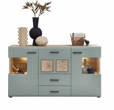Nábytek do obývacího pokoje PHOENIX_ sideboard 10 A1 H9 21_ rozměry š/v/h_ 170/94/42 cm_ čelní pohled_ včetně LED osvětlení_ foto s dekorací_ obr. 13