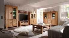 Nábytek do obývacího pokoje SIENA_ obývací sestava A-05130-2 + highboard A-05107 + konferenční stůl A-05110-E_ LED osvětlení jako volitelné příslušenství_ foto s dekoracemi_ obr. 1