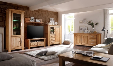 Nábytek do obývacího pokoje SIENA_ obývací sestava A-05130-6 + sideboard A-05105 + konferenční stůl A-05110-E_ LED osvětlení jako volitelné příslušenství_ foto s dekoracemi_ obr. 1