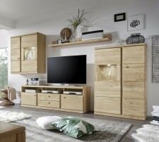 Nábytek do obývacího pokoje TERANO II._ obývací sestava 40 52 05 _ rozměry š/v/h_ 305 (bez mezer mezi elementy)/203/46 cm_ LED osvětlení jako volitelné příslušenství_ foto s dekoracemi_ obr. 2