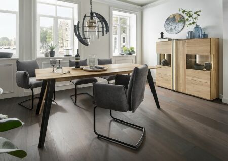 Obývací a jídelní nábytek MADISON_ highboard 137344 LE + jídelní stůl 137392 LE_ včetně LED osvětlení_ obr. 7
