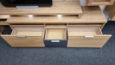 Obvac stna BASE s LED osvtlenm_ detail TV- spodnho dlu_ vnitn uspodn_ obr. 6