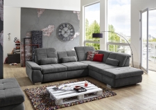 Sedací souprava PUSH_ sestava 3LST-SE-1,5STAhoR_ rozměry sestavy zleva 315 x 260 cm_ výška 85-100 cm_ nastavení hloubky sedu ve standardu_ ostatní volitelné funkce za příplatek_ v látce Nemo grau_ foto s modelem_ obr. 9 Sedací souprava PUSH_ sestava 3LST-SE-1,5STAhoR_ rozměry sestavy zleva 315 x 260 cm_ výška 85-100 cm_ nastavení hloubky sedu ve standardu_ ostatní volitelné funkce za příplatek_ v látce Nemo grau_ foto s modelem_ obr. 9