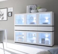 Buffet REX_bílá-wenge_sokl_6 proskl. dv. + 3 zásuvky Buffet REX_bílá-wenge_sokl_6 proskl. dv. + 3 zásuvky