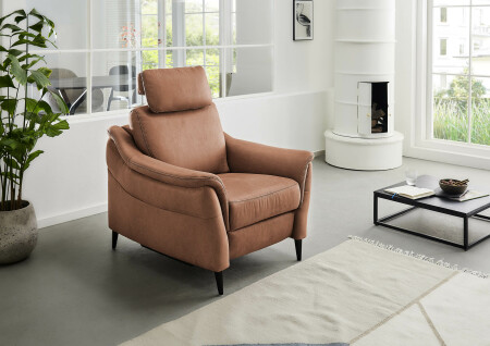 Sedací souprava SHANNON_ křeslo s opěrkou hlavy Premium_ v látce Saddle siena_ obr. 26