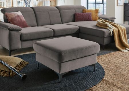 Sedací souprava TORONTO Lounge_sestava 2,5AL-LAR Maxi_v látce Velvet stonel_DETAIL TABURETU_obr. 39