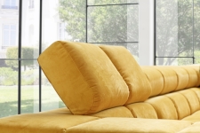 Sedac souprava WILSON_detail polohovatelnch hornch st opradel_v ltce Velvet curry_obr. 9