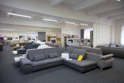 Třípatrový showroom sedaček v Plzni, Torrimex